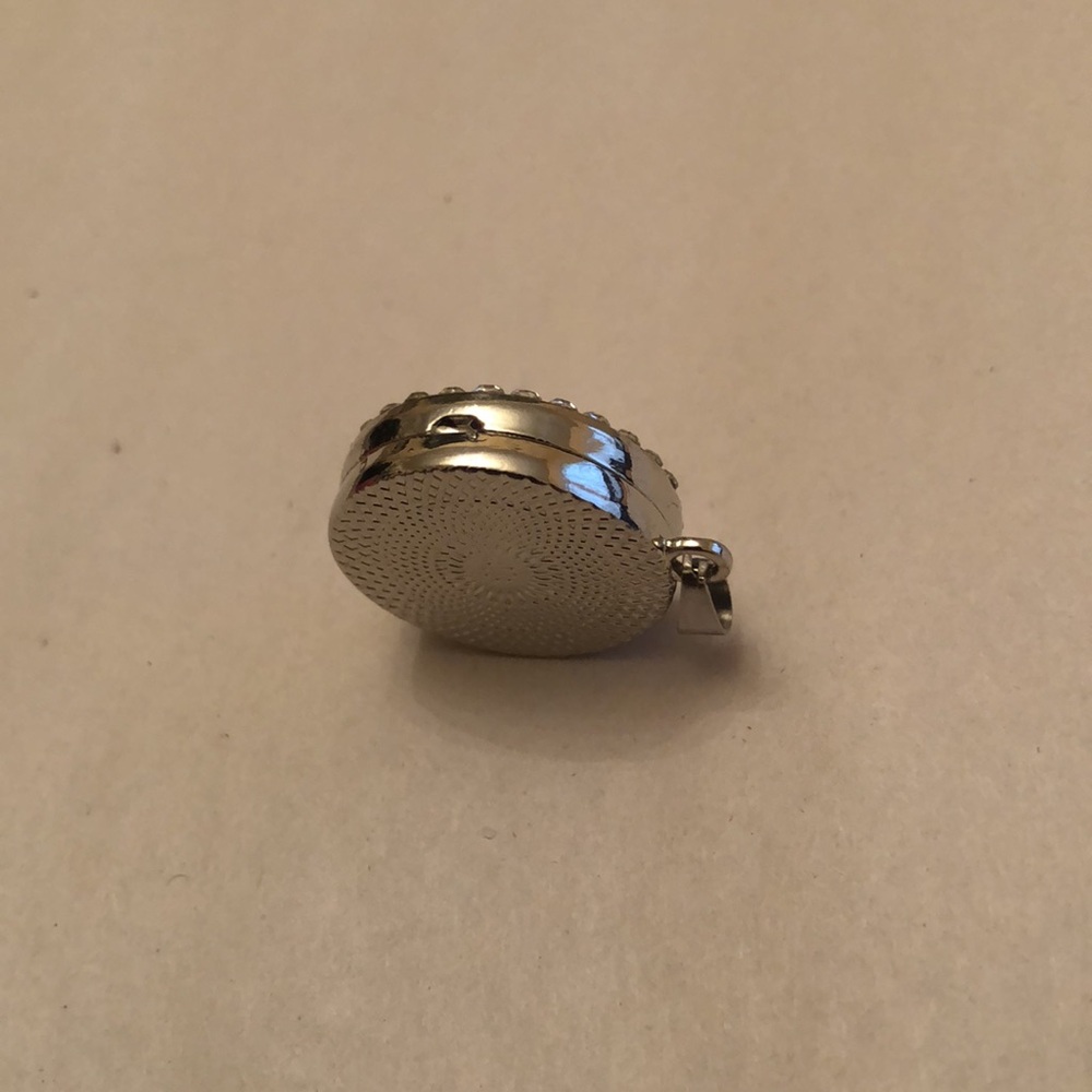 TREE OF LIFE Aromatherapy Pendant, Necklace & Extra Diffuser Tab - Picture 4 of 9